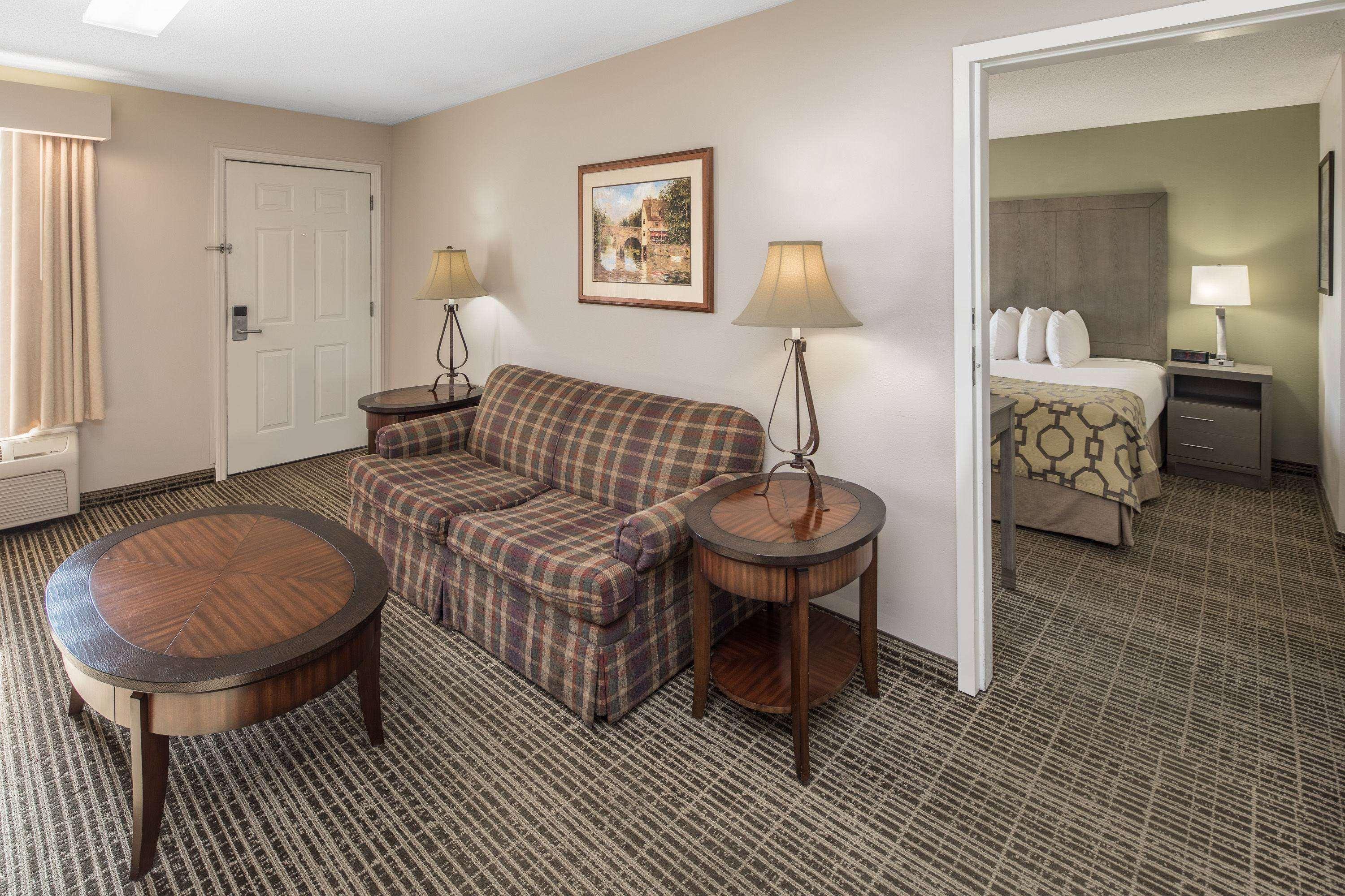 Baymont By Wyndham Cleveland Motel Eksteriør bilde