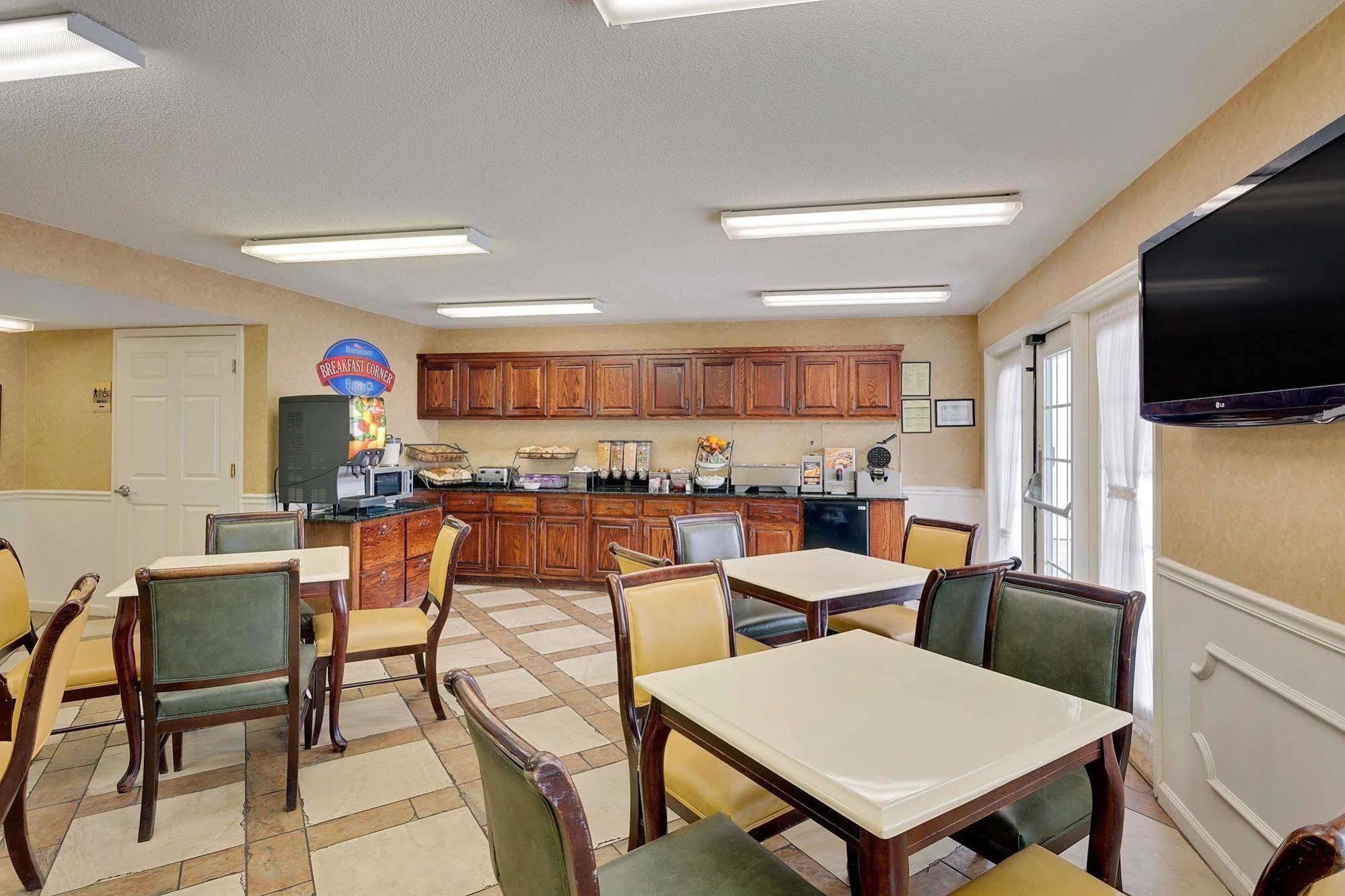 Baymont By Wyndham Cleveland Motel Eksteriør bilde