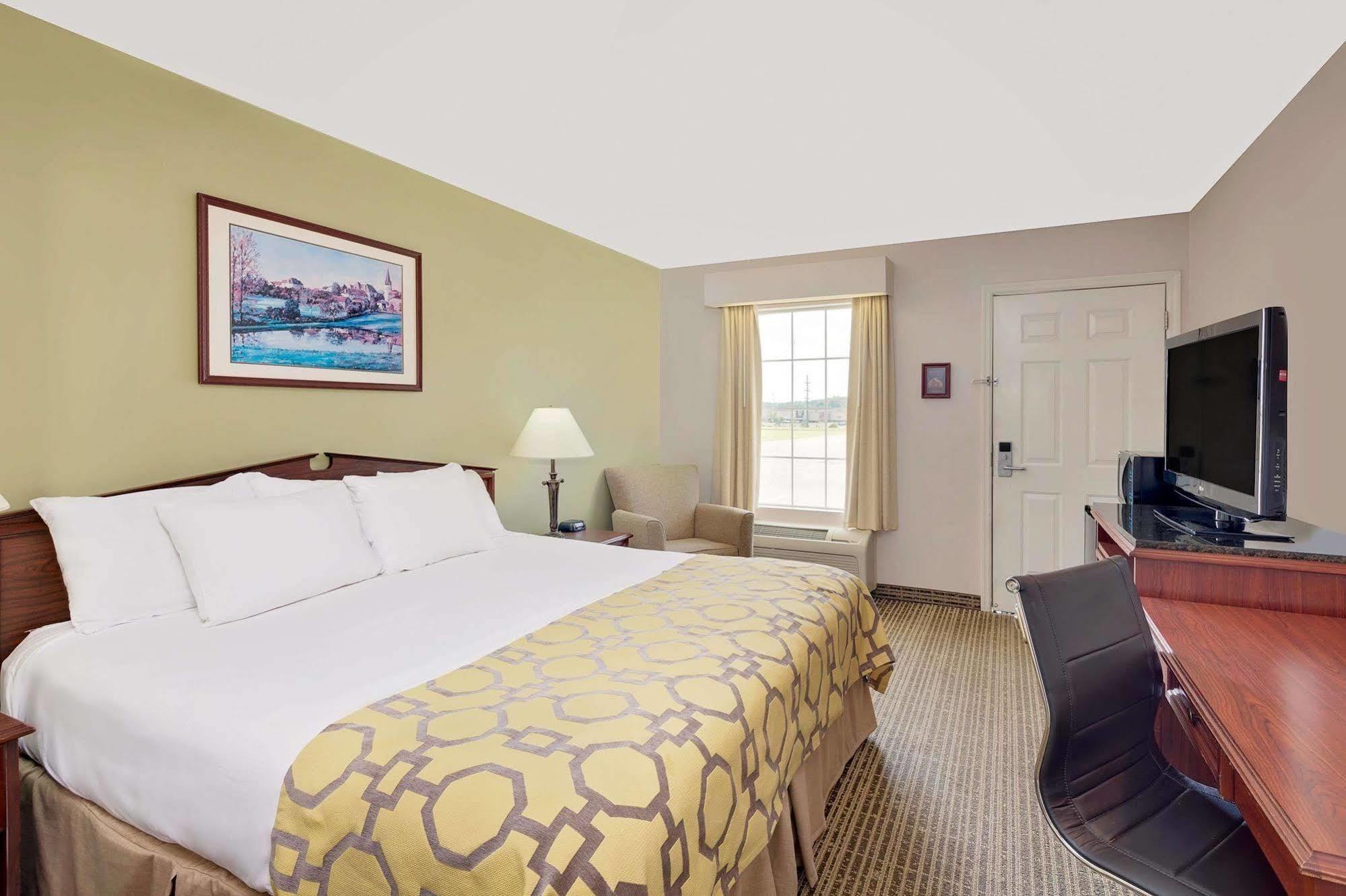 Baymont By Wyndham Cleveland Motel Eksteriør bilde